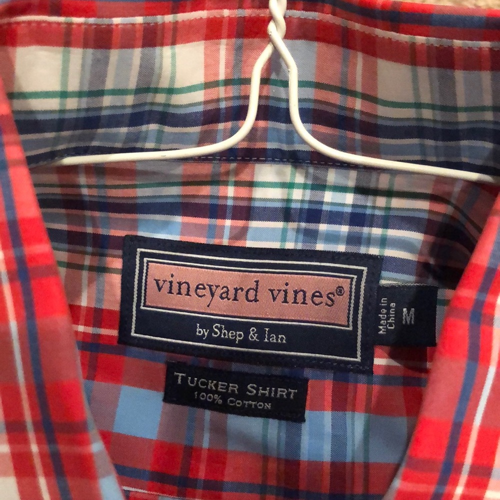 Vineyard Vines Button Down - image 3